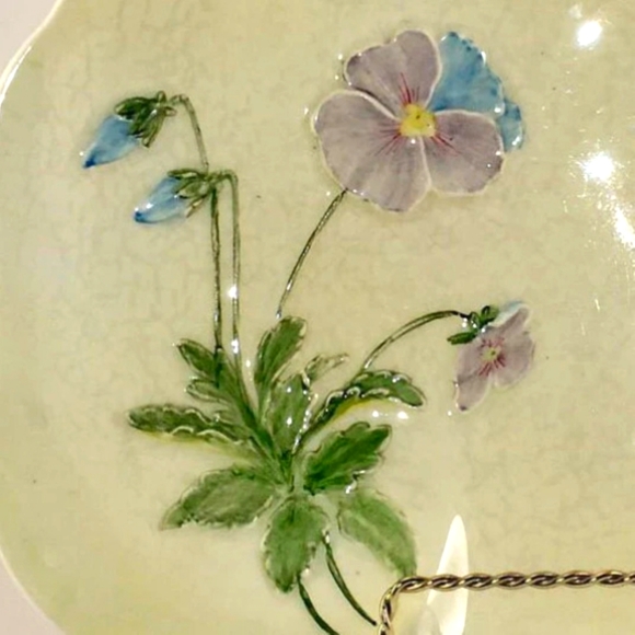 Royal Winton Grimwades Hand Painted Leaf Shaped Plate - Picture 3 of 3